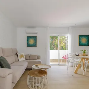 gibralfaro-apartment-by-hellomalaga.1costadelsol.com/