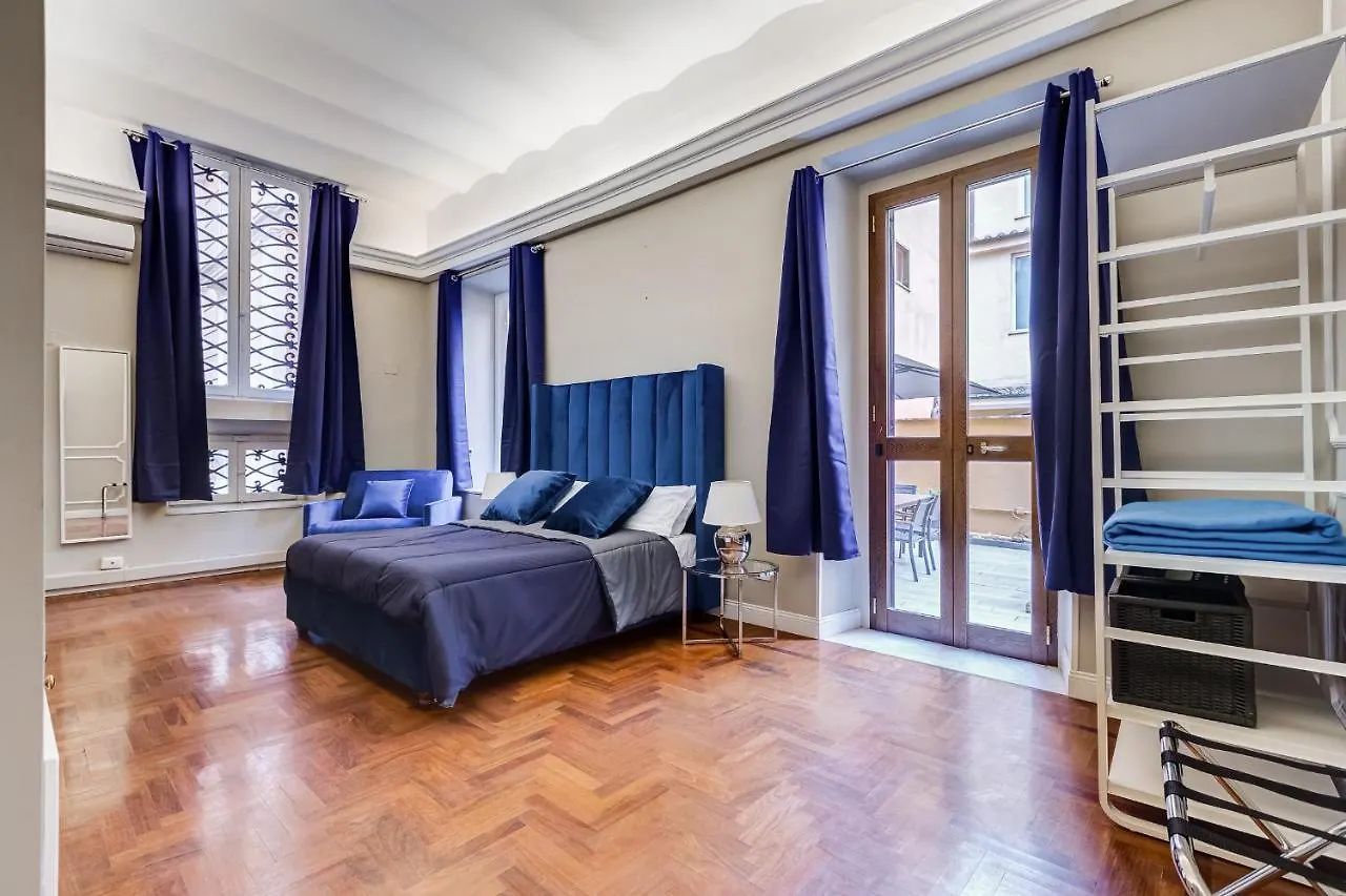 Spanish Garden Rome Apartment